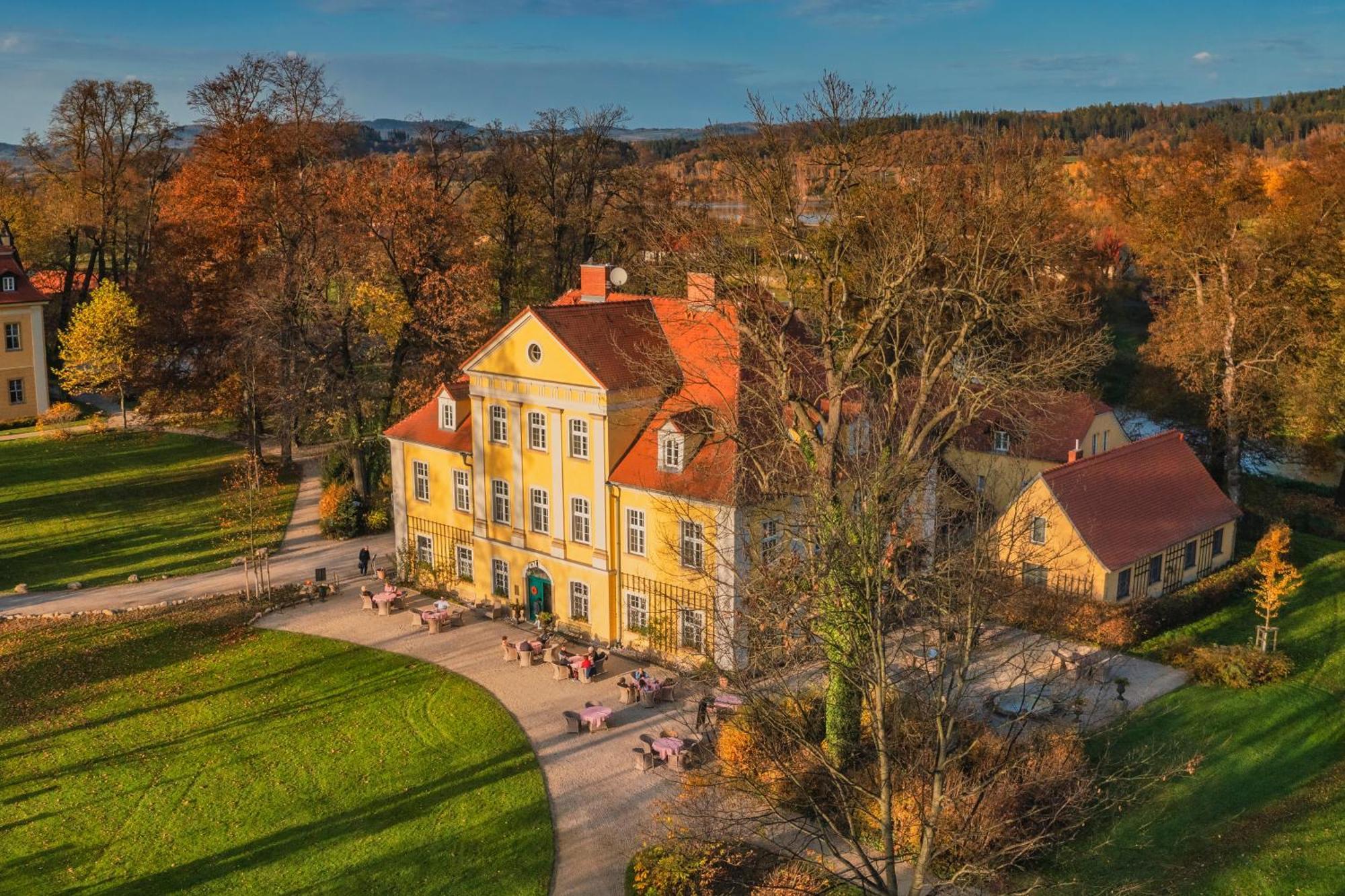 Palac Lomnica - Karkonosze / Riesengebirge Еленя-Гура Экстерьер фото